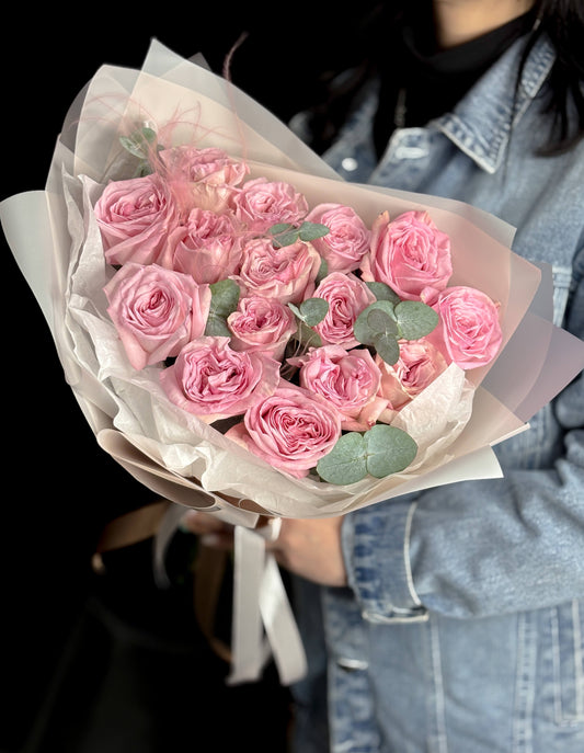 Bouquet of roses "Pink Ohara" with eucalyptus