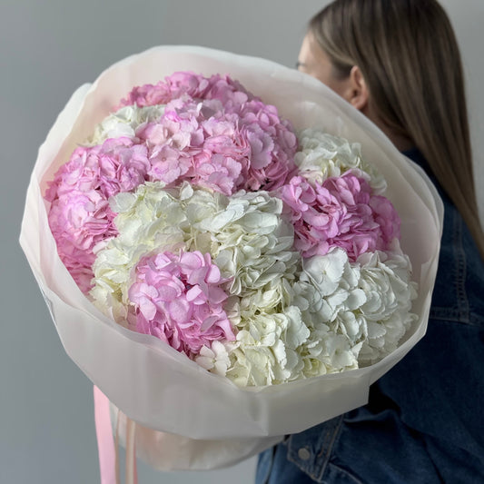 Bouquet of 10 lush hydrangeas with greenery