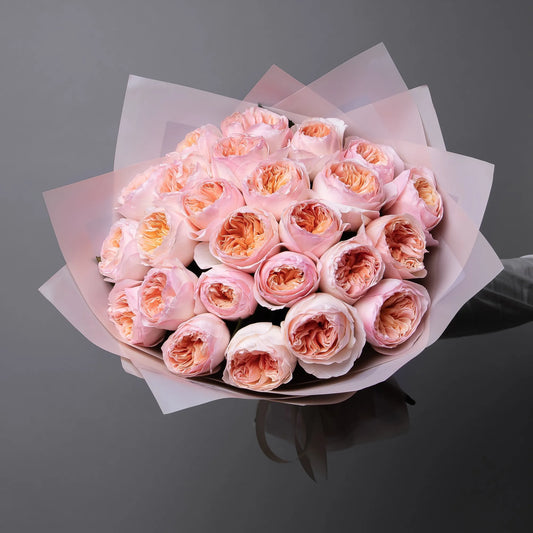 Bouquet of 30 Juliet garden roses with peony-style heads