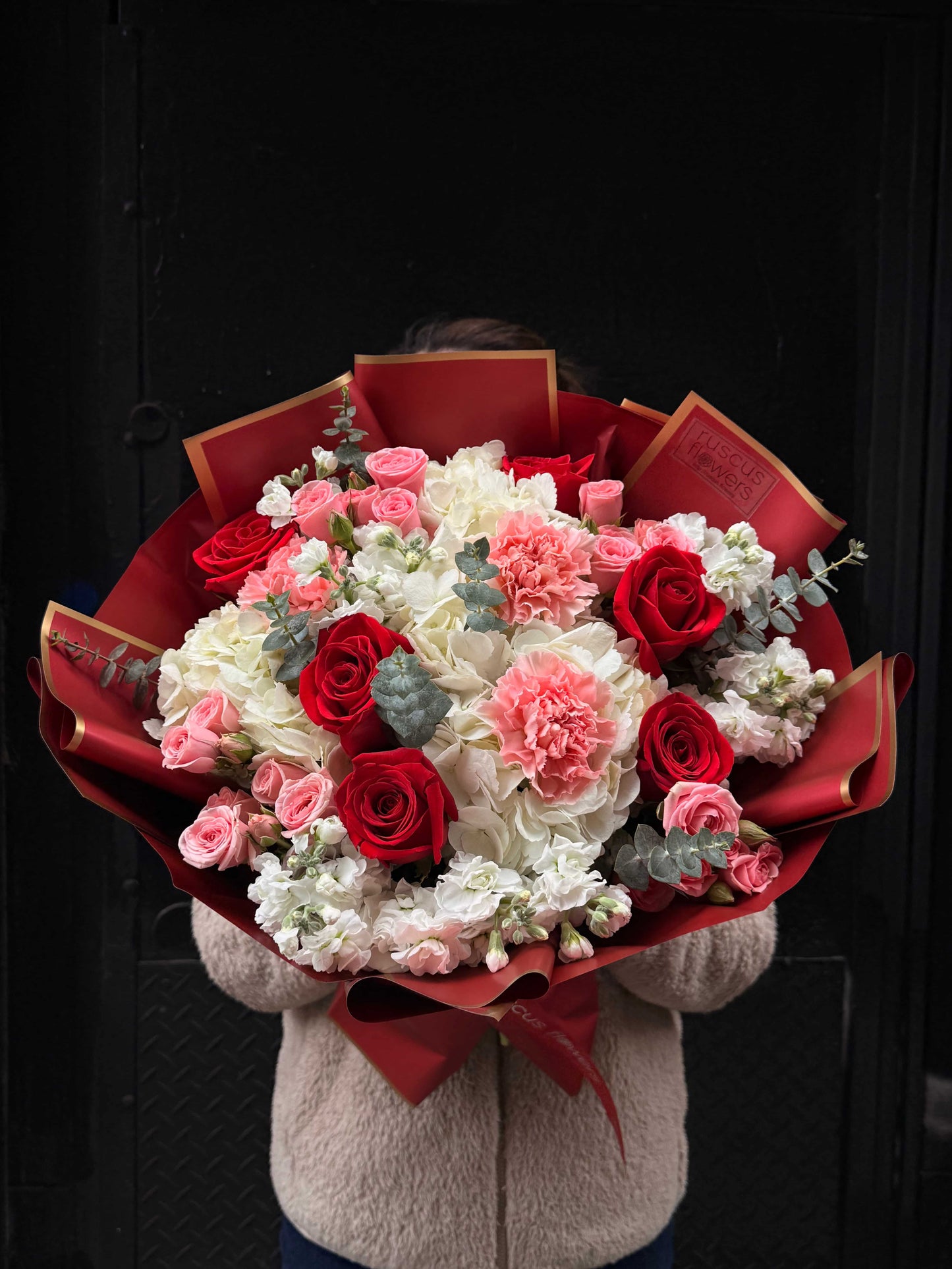 Rose and hydrangea bouquet with spray roses