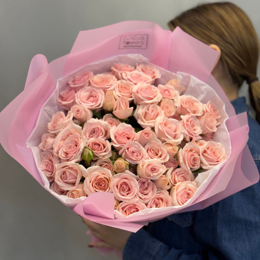 Small clustered spray roses bouquet